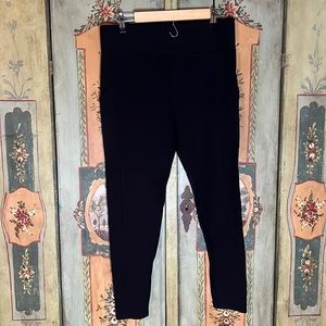 Lou & Grey black pocket leggings L